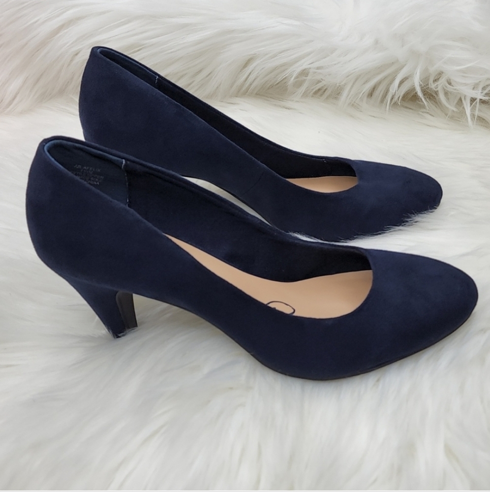 American Rag Felix Closed Toe Classic Pump Heels Navy Blue - Picture 9 of 16
